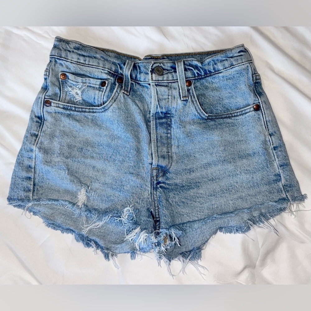 LEVIS••501 Original Fit High Rise Short••size 26